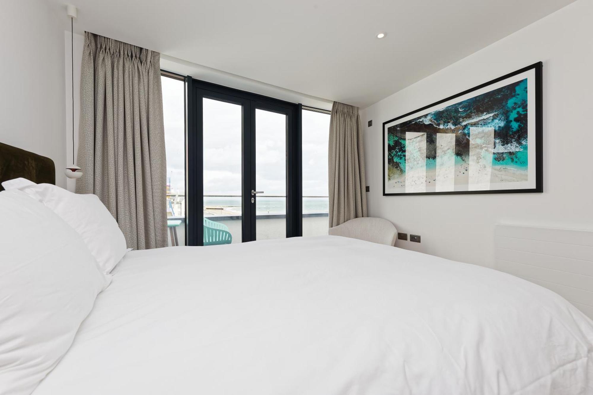 Gorgeous 2 Bed Apartment With Stunning Sea Views With Free Parking And Fast Internet Ramsgate Exterior photo